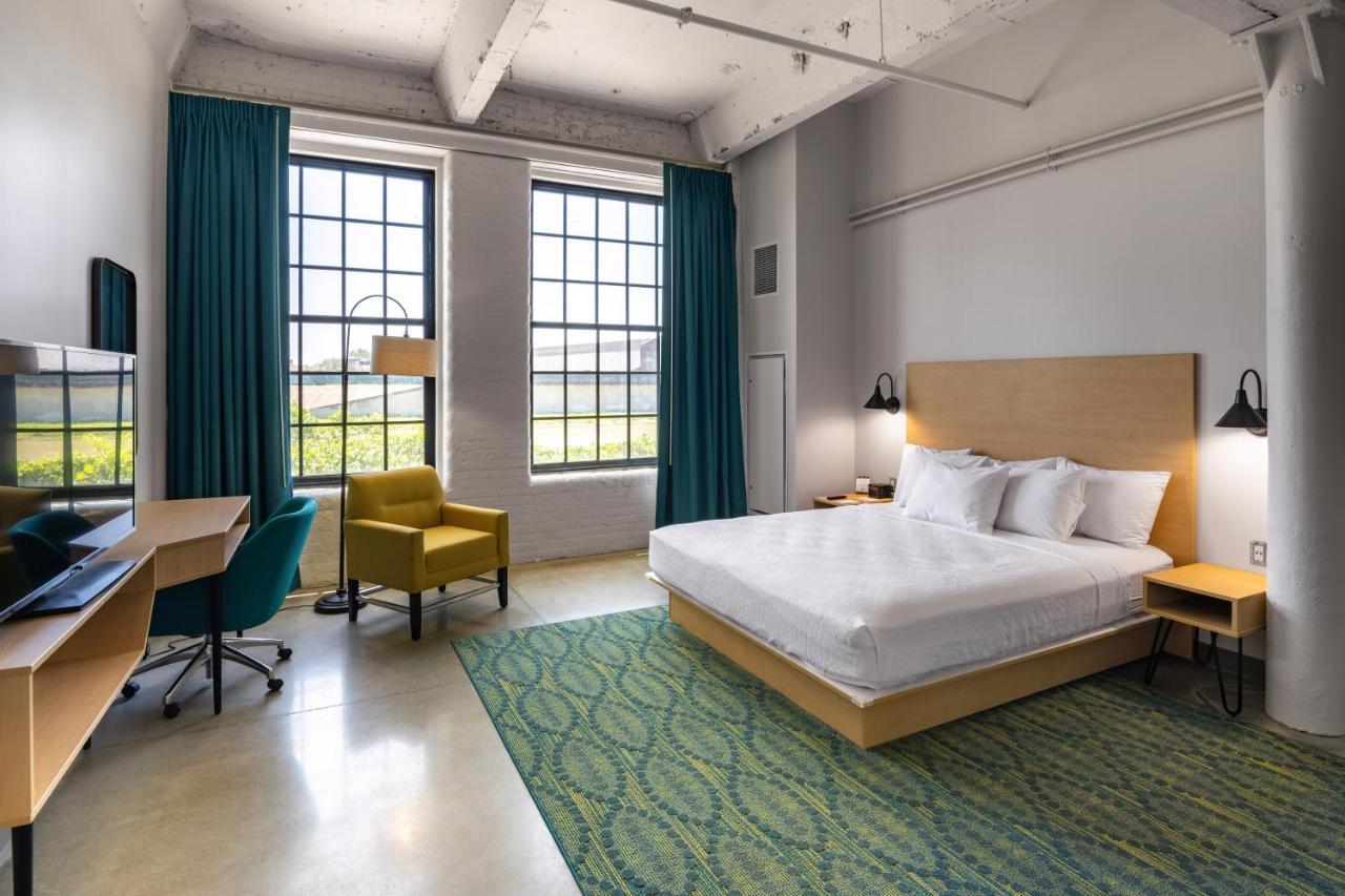 The Warehouse Hotel At Champion Mill Хамилтън Екстериор снимка