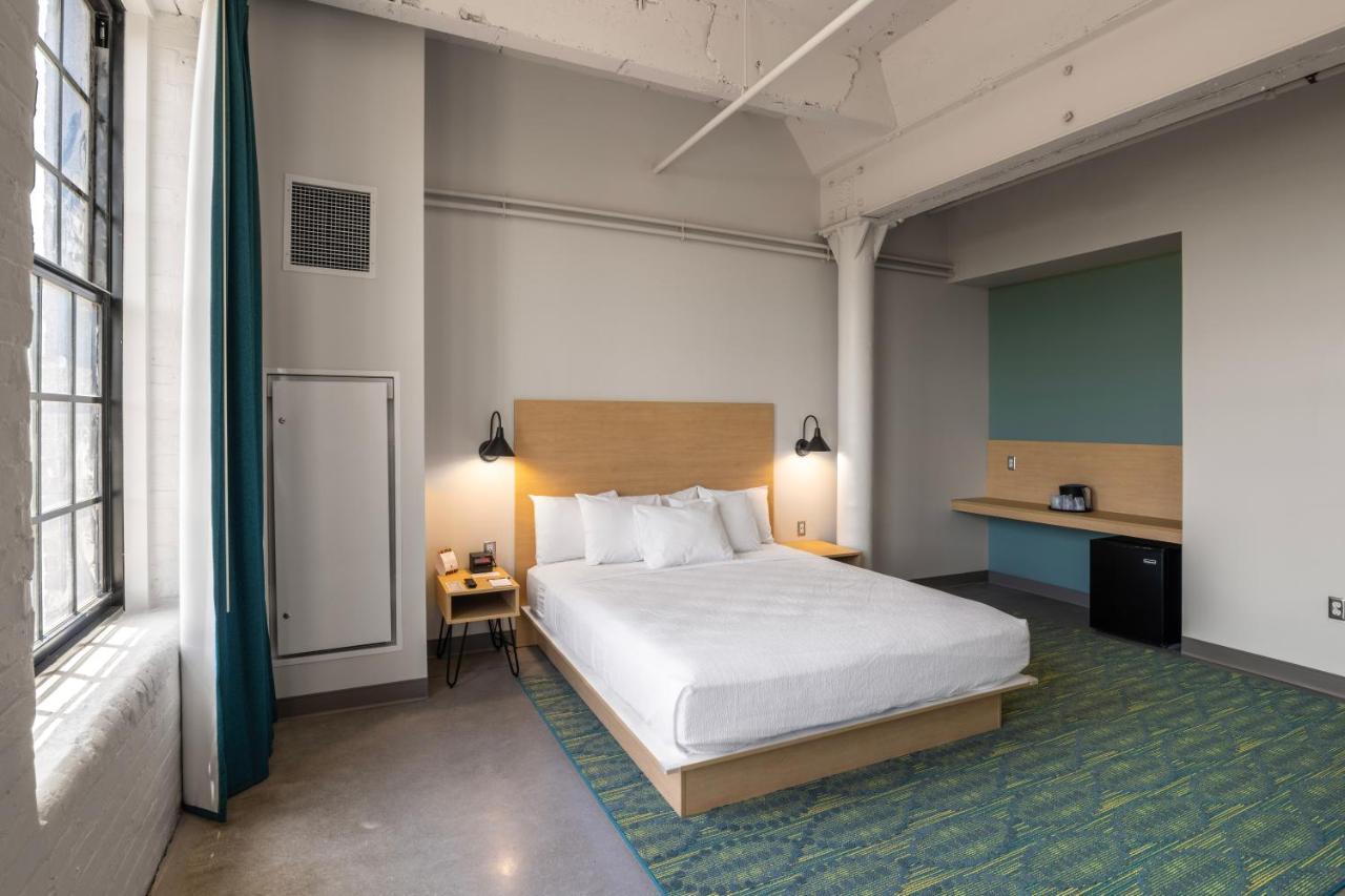 The Warehouse Hotel At Champion Mill Хамилтън Екстериор снимка