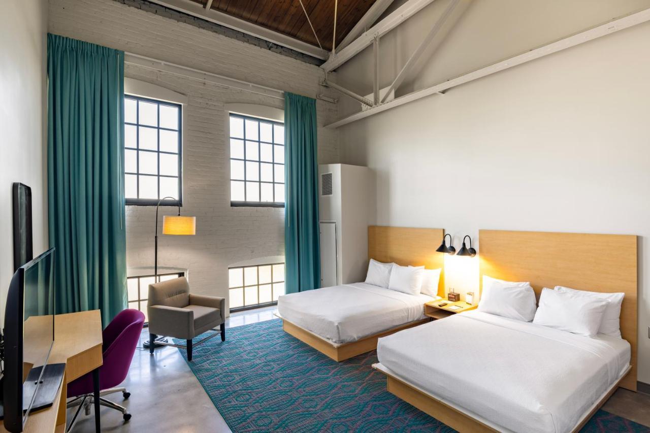 The Warehouse Hotel At Champion Mill Хамилтън Екстериор снимка
