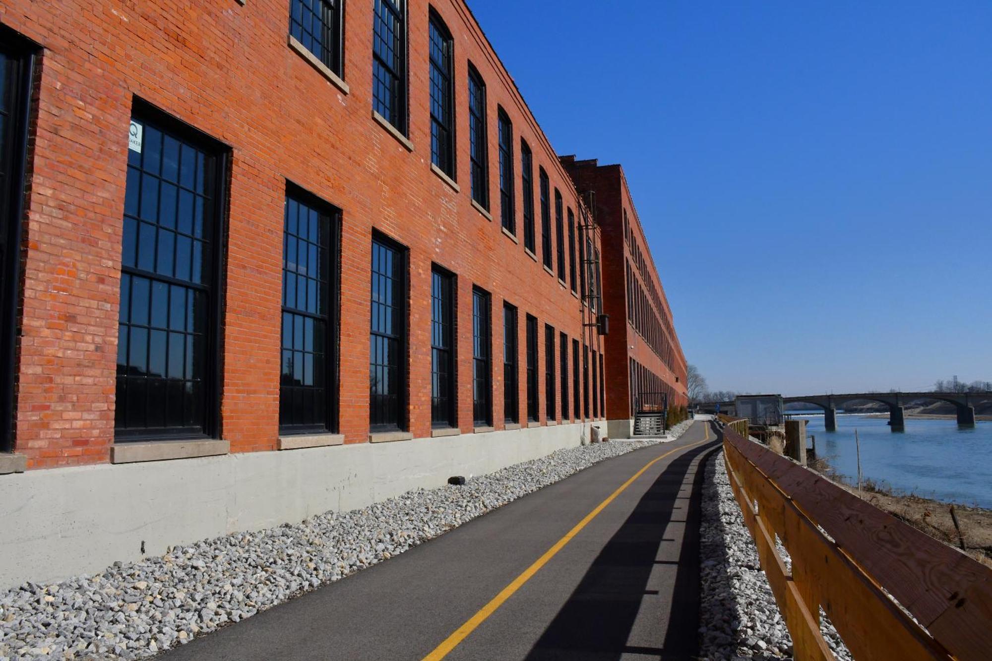 The Warehouse Hotel At Champion Mill Хамилтън Екстериор снимка
